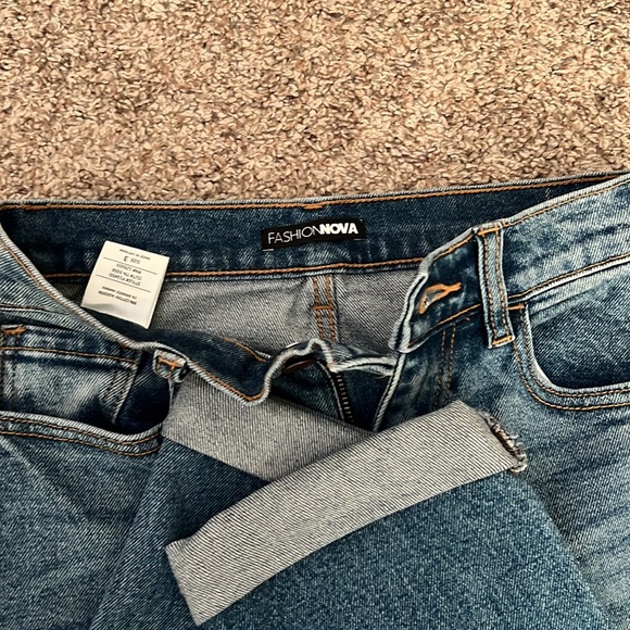 Fasion nova boyfriend jeans - Picture 3 of 3